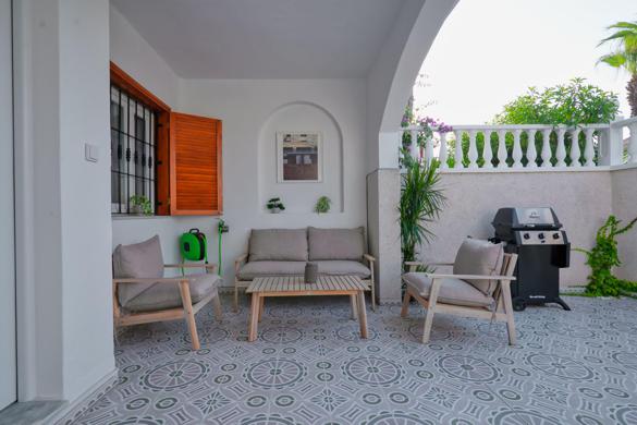 Bungalow con terraza cerca del mar y parque natural