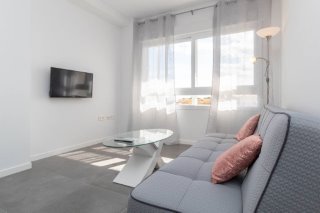 Apartamento en el octavo piso con fantásticas vistas al mar.