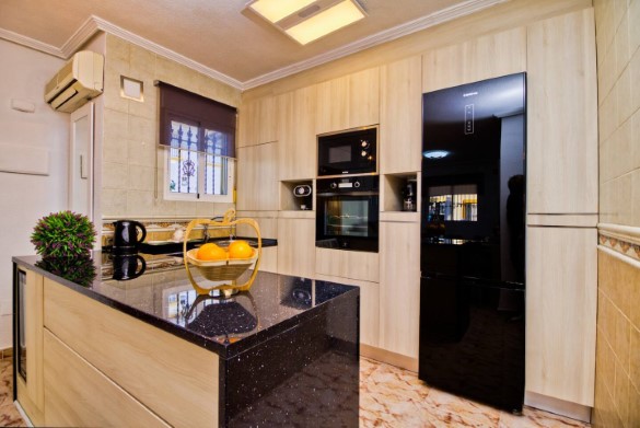 Casa adosada con Jacuzzi privado, BBQ y Piscina comunitaria