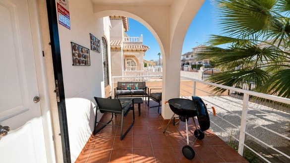 Casa Mediterránea con Jardín