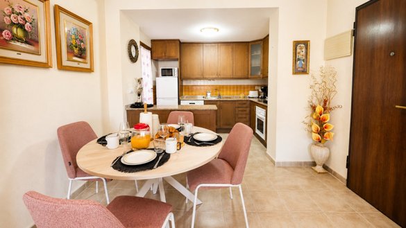 Vivienda con terraza y piscina comunitaria