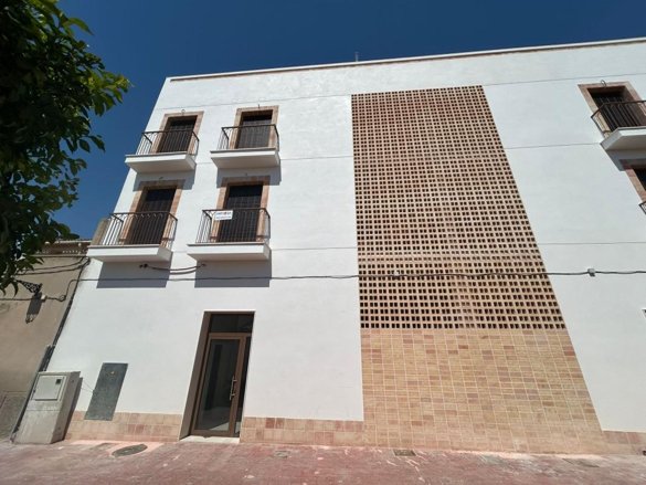 Edificio Cierna — Hondon de las Nieves
